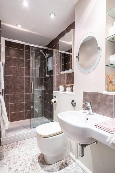 Stunning 4 Bedroom House In Central Бат Екстер'єр фото
